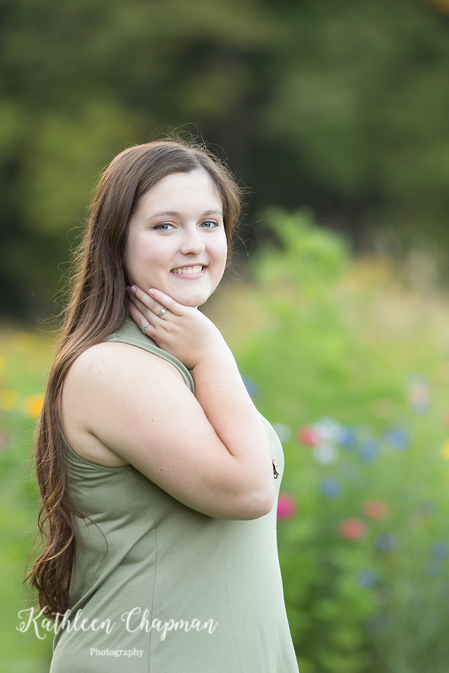 2018 senior girl portrait in wild flowers massena NY family photographer
