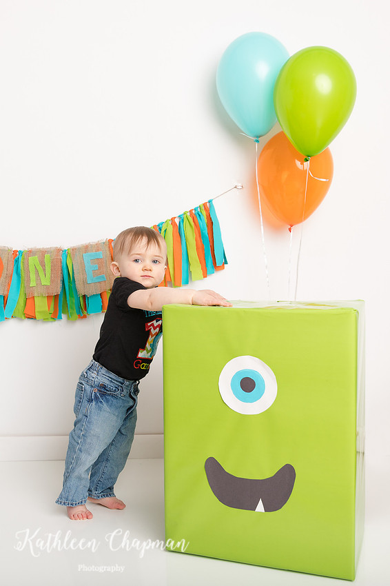 boy first birthday cake smash malone ny family photographer